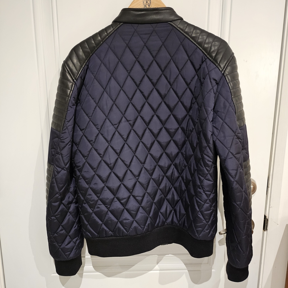 Zara Men's Quilted Black and Navy Jacket - Picture 2 of 10